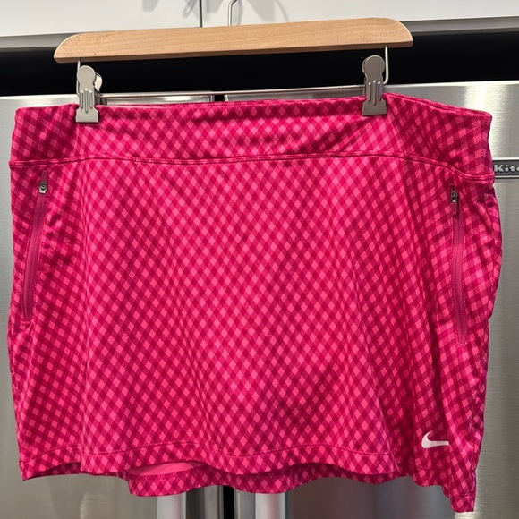 Nike Dresses & Skirts - Nike Fuchsia Checkered Golf Skort XL